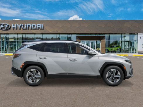 Used 2025 Hyundai Tucson SEL FWD image 7