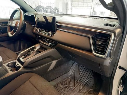 Used 2024 GMC Canyon Elevation image 12