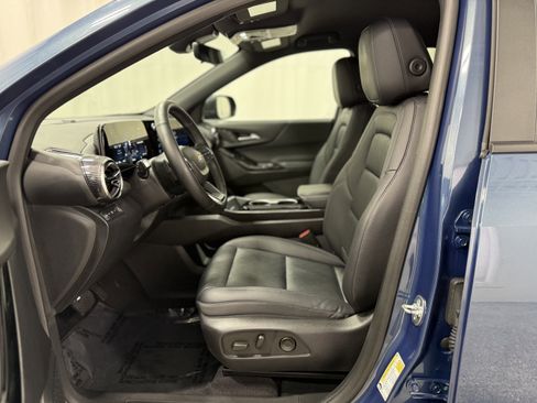 Used 2025 Chevrolet Equinox LT w/ Convenience Package II image 14