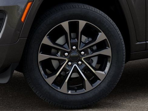 New 2025 Jeep Grand Cherokee Overland w/ Adv Protech Group III AWD/4WD image 9