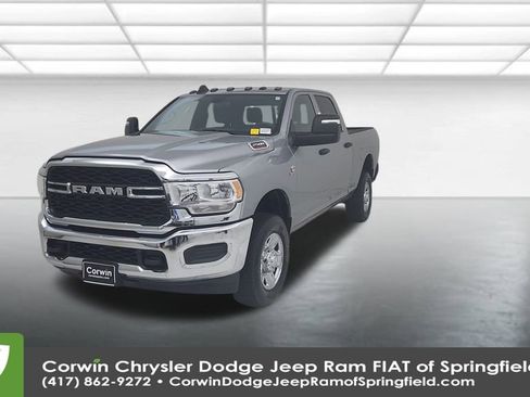Used 2024 RAM 2500 Tradesman w/ Chrome Appearance Group image 6