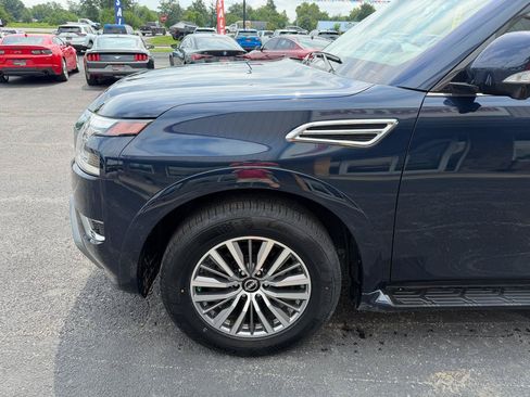 Used 2023 Nissan Armada SL w/ Cargo Package AWD/4WD image 12