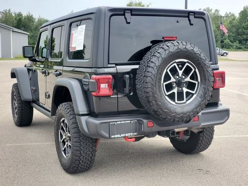 Used 2026 Jeep Wrangler Unlimited Rubicon AWD/4WD image 3