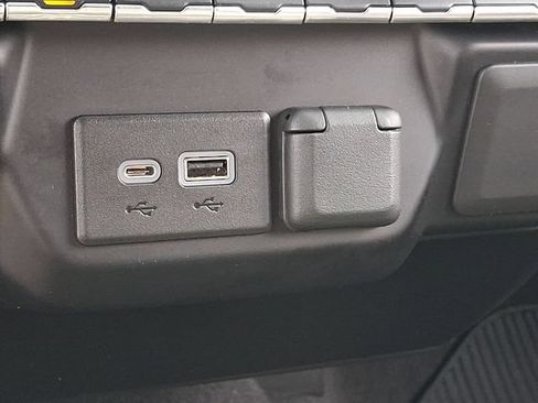 Certified 2021 Chevrolet Silverado 1500 LT AWD/4WD image 25