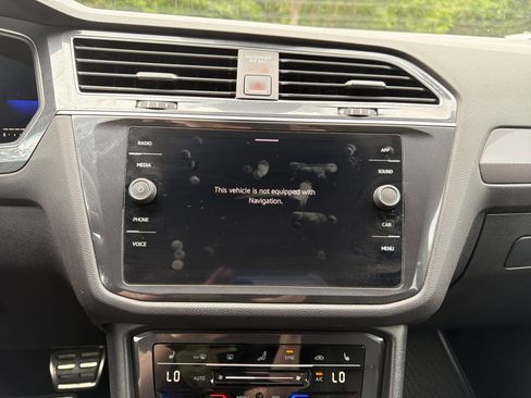 Used 2022 Volkswagen Tiguan SE R-Line AWD/4WD image 24