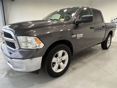 Used 2023 RAM 1500 Classic SLT AWD/4WD image 4