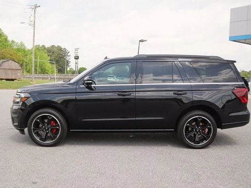 Used 2024 Ford Expedition Limited image 4