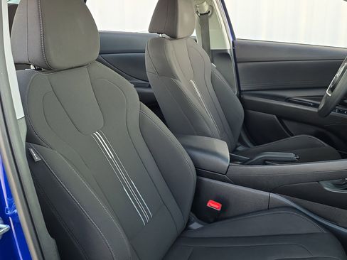 Used 2022 Hyundai Elantra SEL image 32