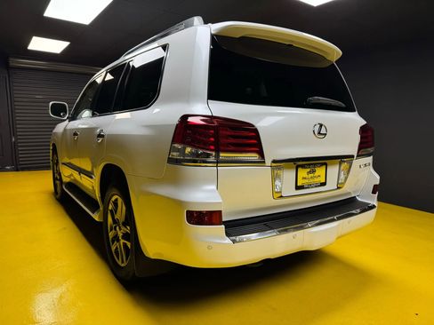 Used 2013 Lexus LX 570 4WD image 4