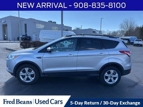 Used 2016 Ford Escape SE w/ Equipment Group 201A image 4