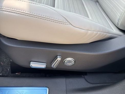 Used 2026 Lincoln Nautilus Premier w/ Equipment Group 102A image 12