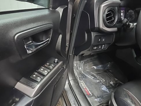 Used 2022 Toyota Tacoma TRD Pro image 27