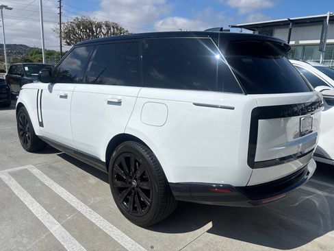 Used 2025 Land Rover Range Rover SE AWD/4WD image 4