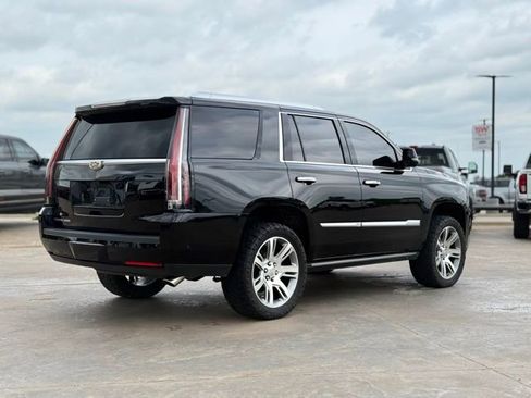 Used 2019 Cadillac Escalade Premium Luxury image 2