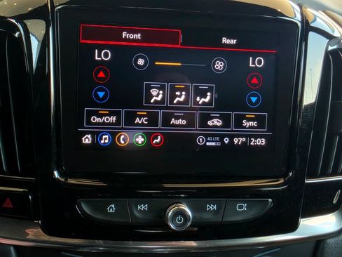 Used 2023 Chevrolet Traverse LT FWD image 49
