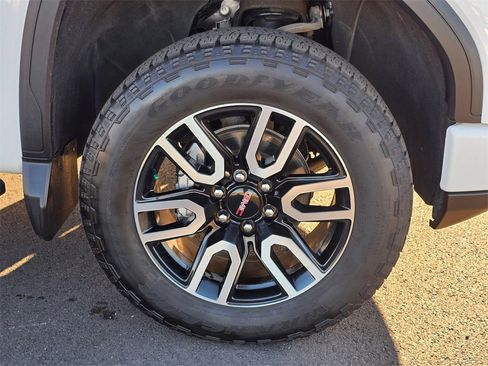 Used 2024 GMC Sierra 1500 AT4 w/ Technology Package image 8