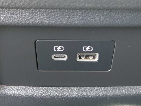 Used 2024 Nissan Pathfinder SV FWD image 14