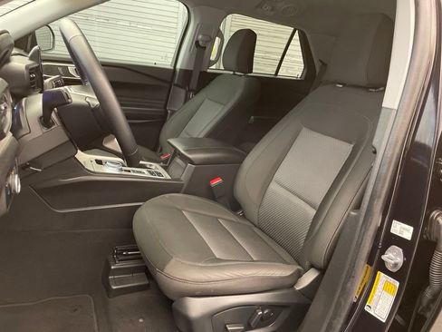 Used 2023 Ford Explorer XLT RWD image 18