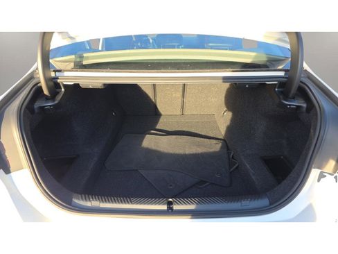 Used 2025 BMW 530i xDrive image 33