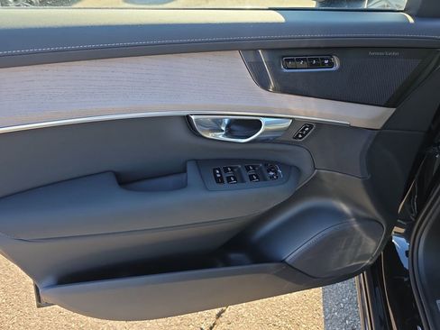 New 2026 Volvo XC90 B6 Plus w/ Protection Package Premier image 11