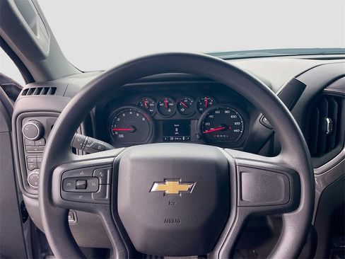 Used 2025 Chevrolet Silverado 2500 Custom w/ Custom Value Package image 13