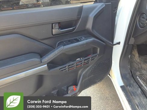 Used 2025 Toyota Tacoma SR5 AWD/4WD image 23