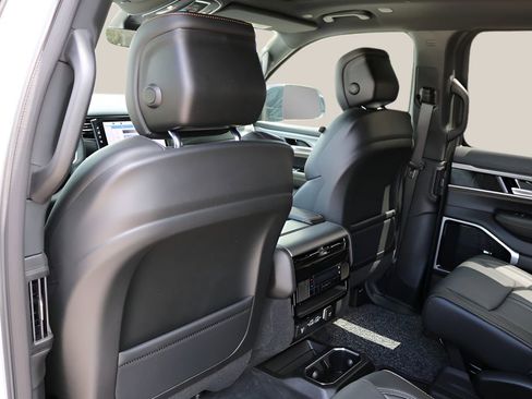New 2026 Jeep Grand Wagoneer 4WD image 15