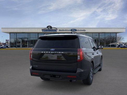 New 2026 Ford Expedition Active image 8