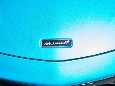 Used 2024 McLaren Artura RWD image 4