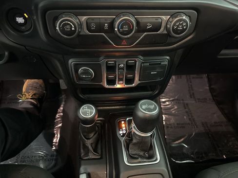 Used 2020 Jeep Wrangler Unlimited Sport S image 16