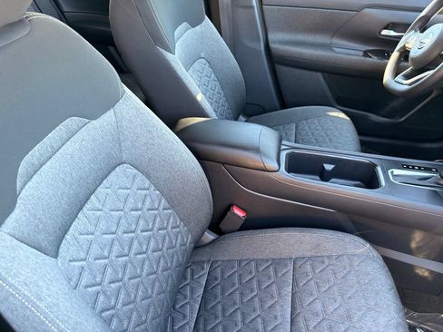Certified 2026 Nissan Kicks SV FWD image 10