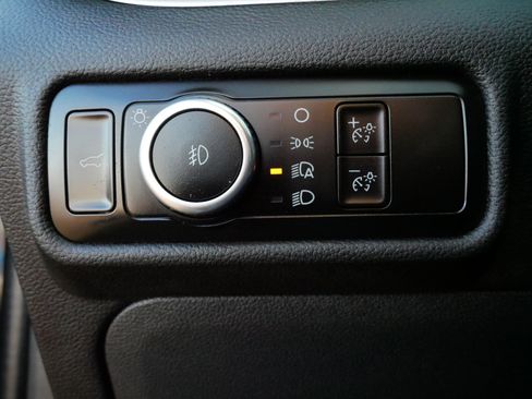 Used 2023 Ford Explorer XLT w/ Equipment Group 202A image 27