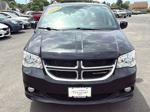 Used 2018 Dodge Grand Caravan SXT FWD image 2