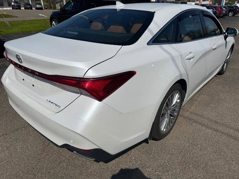 Used 2020 Toyota Avalon Limited w/ Advanced Safety Package FWD image 2