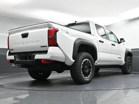Used 2025 Toyota Tacoma TRD Off-Road AWD/4WD image 30