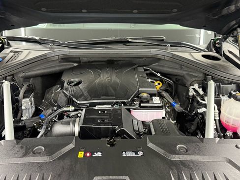 Used 2025 Genesis GV70 2.5T Advanced w/ Advanced Package image 39