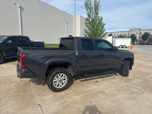 Used 2024 Toyota Tacoma TRD Sport RWD image 3
