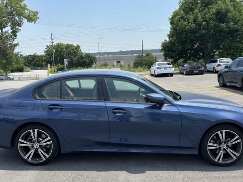 Used 2023 BMW 330i xDrive Sedan w/ Premium Package AWD/4WD image 11