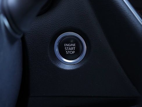 Used 2024 Toyota Corolla LE w/ LE Convenience Package FWD image 33