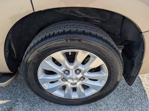 Used 2013 Toyota Sequoia Platinum RWD image 10