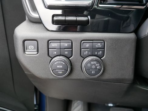 Used 2024 Chevrolet Silverado 1500 LTZ image 26