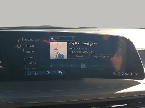 Used 2024 Cadillac XT4 Premium Luxury image 38