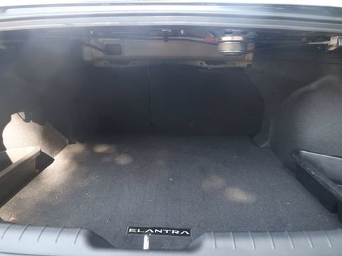Certified 2025 Hyundai Elantra Limited FWD image 23