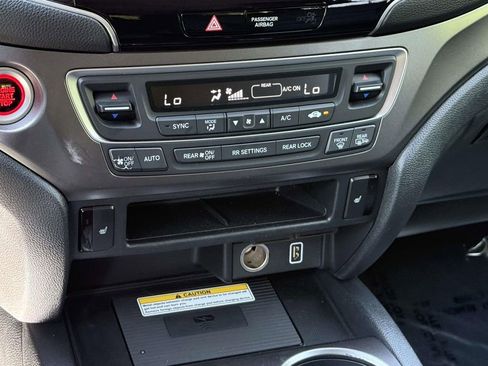 Used 2022 Honda Pilot Special Edition image 16