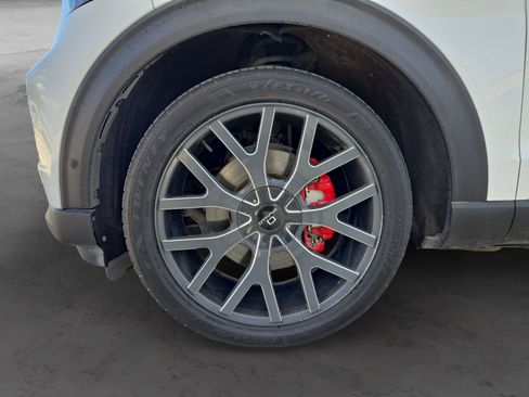 Used 2020 Ford Explorer ST w/ ST Street Pack AWD/4WD image 9
