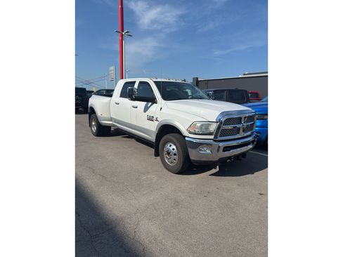 Used 2015 RAM 3500 Laramie AWD/4WD image 2