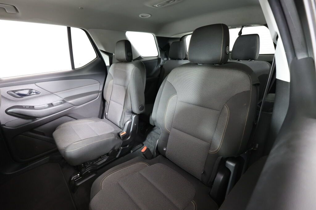 Used 2018 Chevrolet Traverse LT FWD image 15
