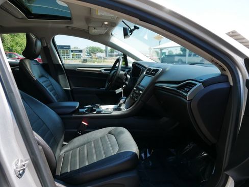 Used 2016 Ford Fusion SE w/ Equipment Group 202A FWD image 7