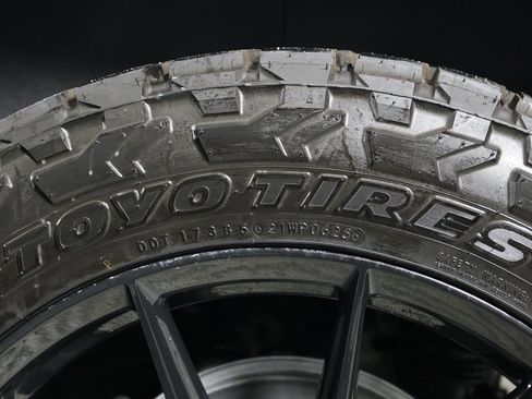 Used 2026 GMC Yukon Denali w/ Sun & Power Step Package image 46