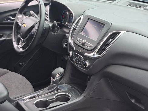 Certified 2024 Chevrolet Equinox LT FWD image 9